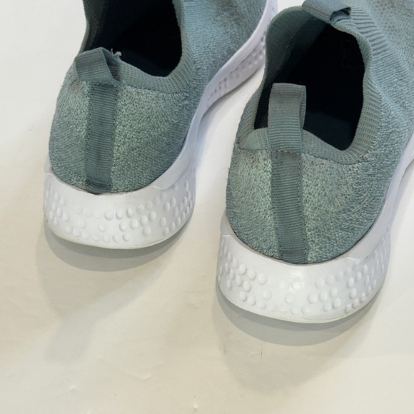 Avia Gray Athletic Shoes - Picture 12 of 16